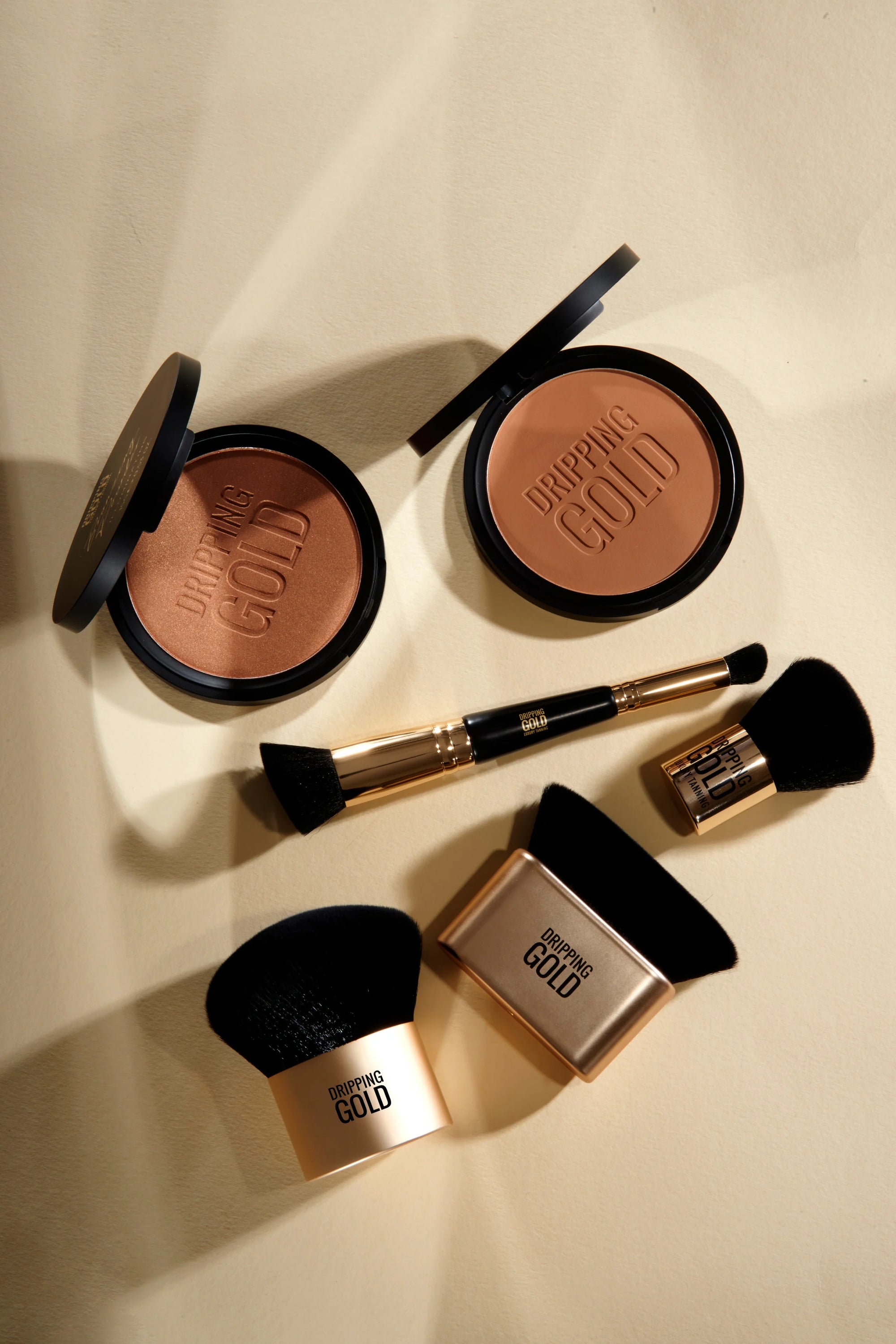 Dripping Gold Body Contouring Kabuki Brush