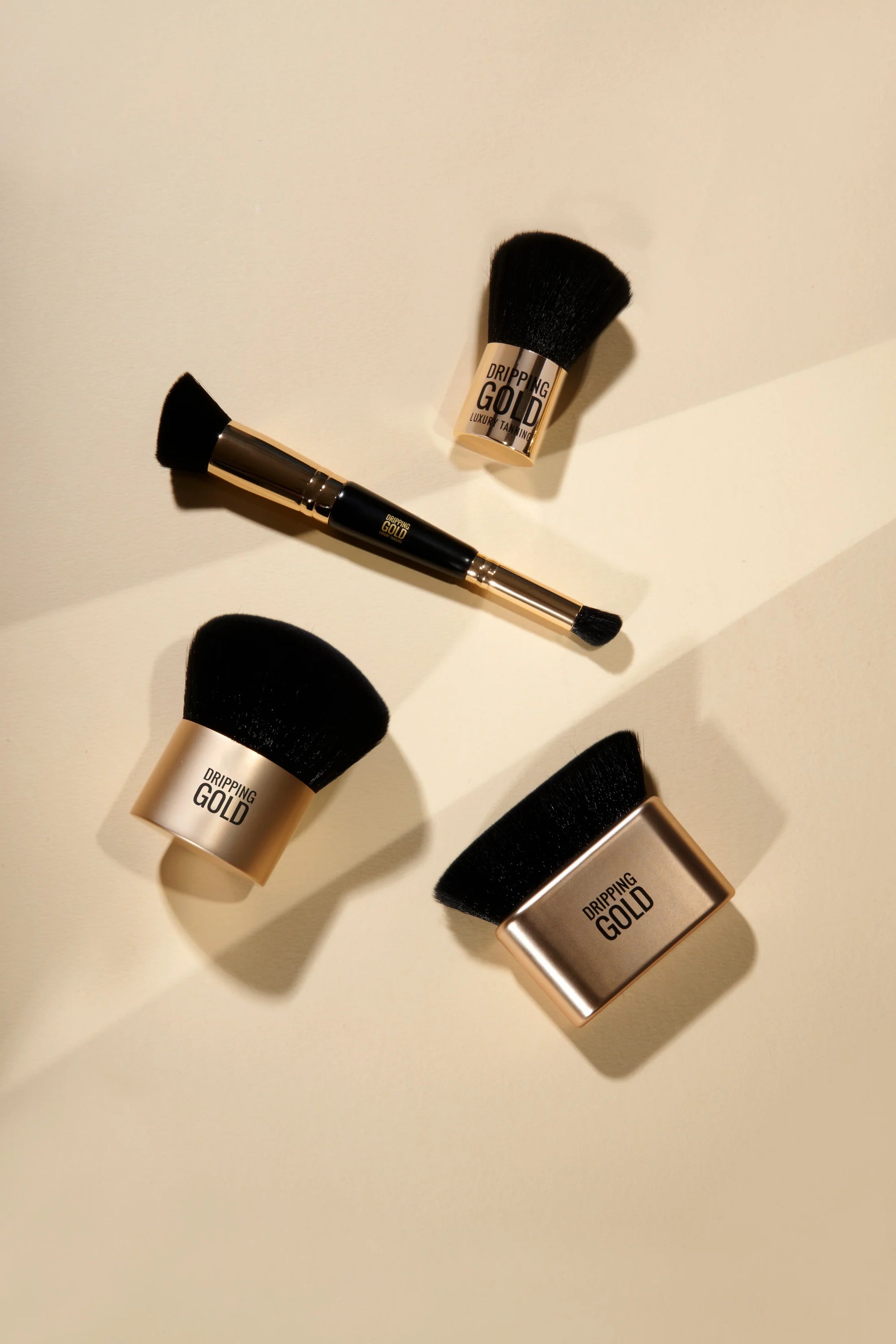 Dripping Gold Body Contouring Kabuki Brush