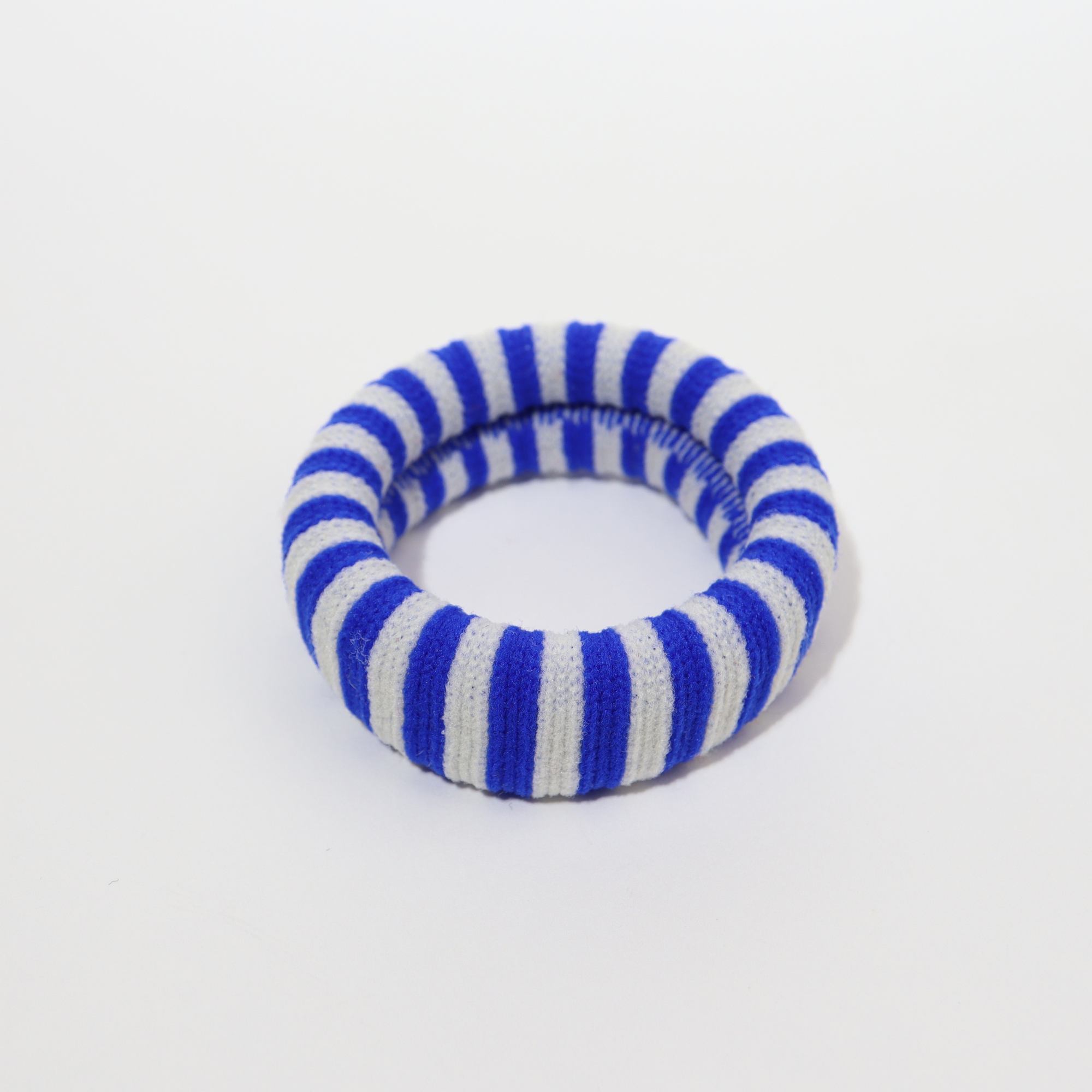 Þykk hárteygja - dark blue/white striped